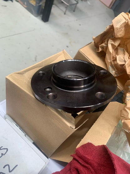 BMW GT4 Rear axle hubs and race bearing kit, suit F80, F87, F82